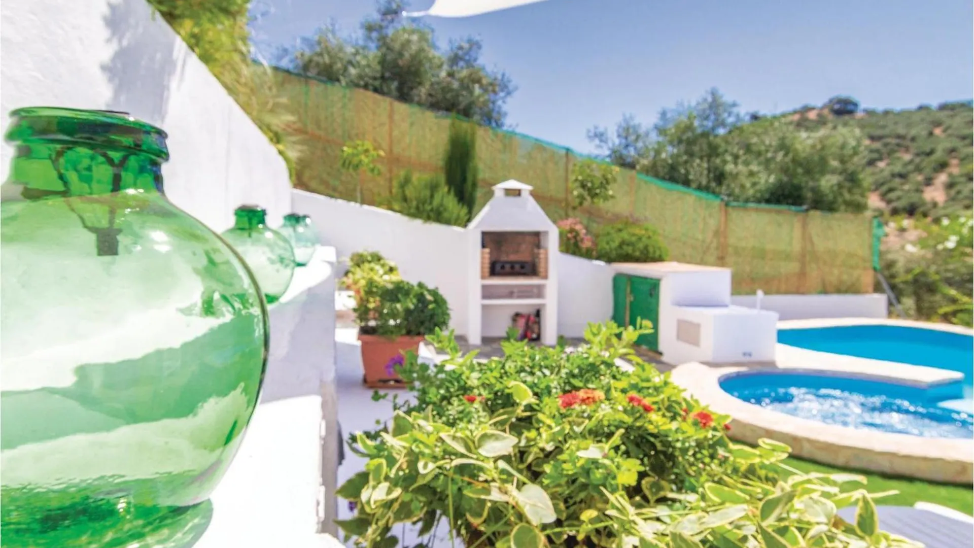 Amazing Home In Rute With Kitchenette Zambra