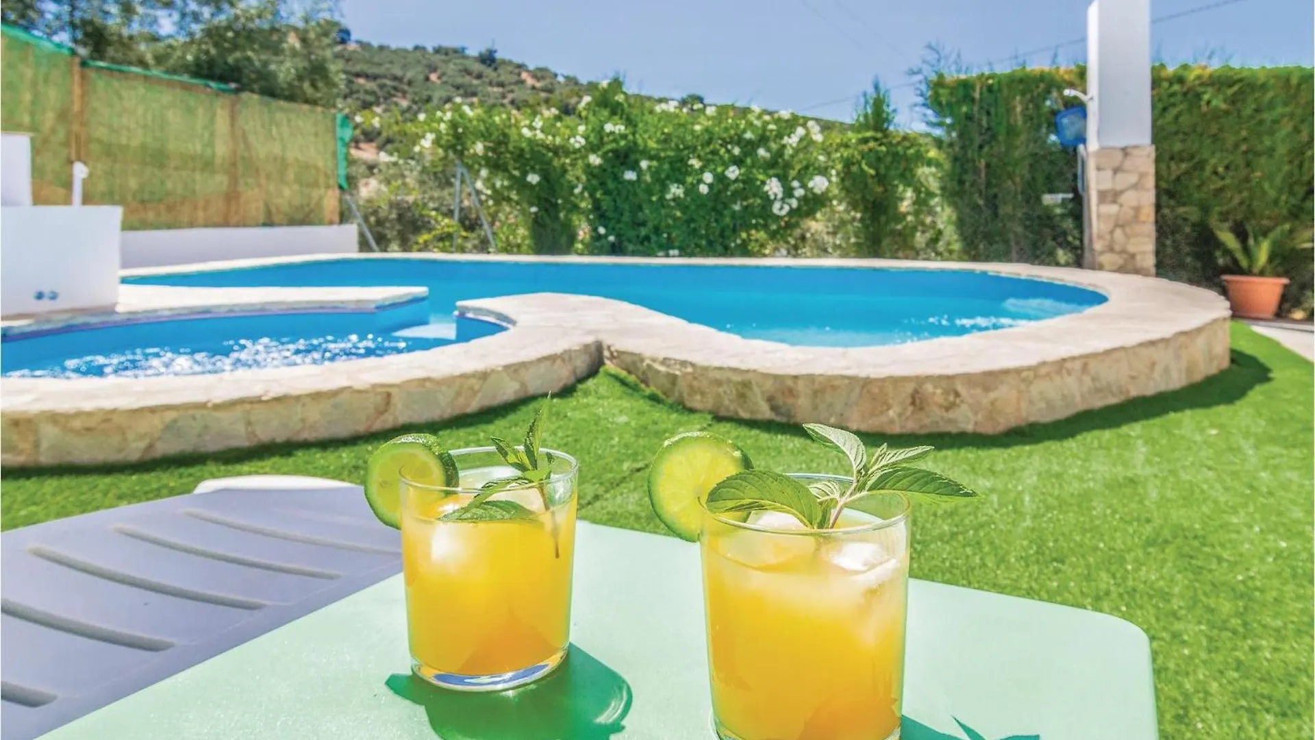 Amazing Home In Rute With Kitchenette Zambra 0*,